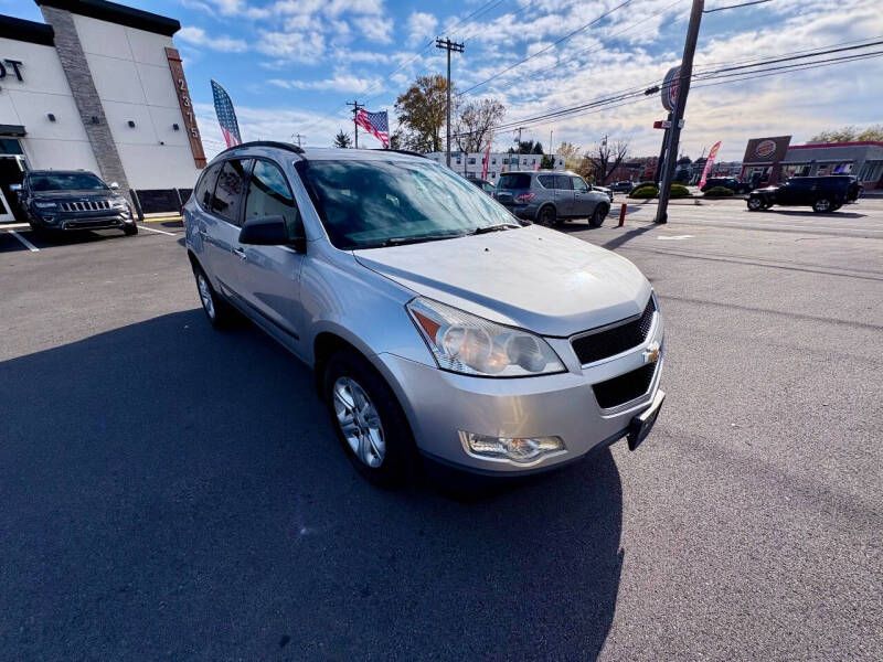 2011 Chevrolet Traverse LS