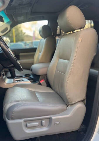 2013 Toyota Sequoia SR5