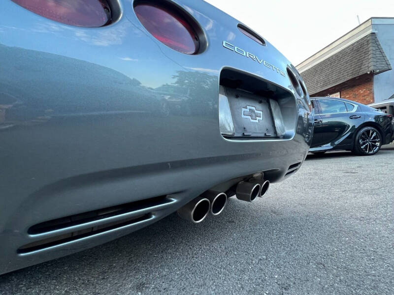 2004 Chevrolet Corvette