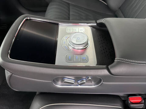 2025 Genesis G90 3.5T e-Supercharger