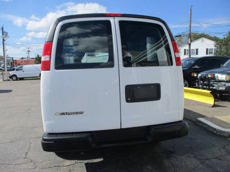 2021 Chevrolet Express 2500