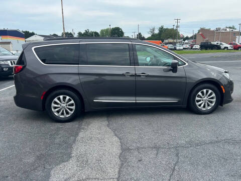 2017 Chrysler Pacifica Touring Plus
