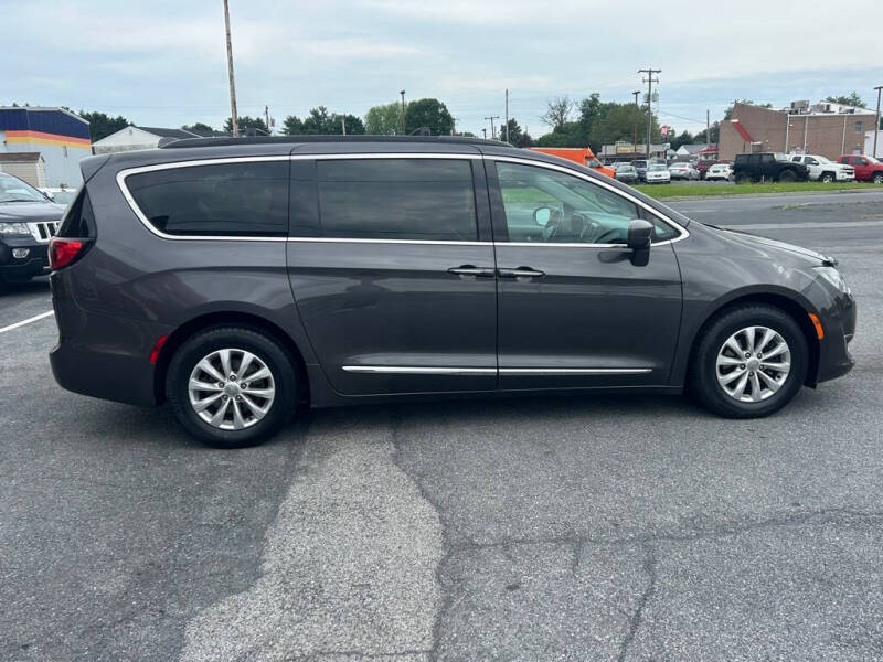 2017 Chrysler Pacifica Touring Plus