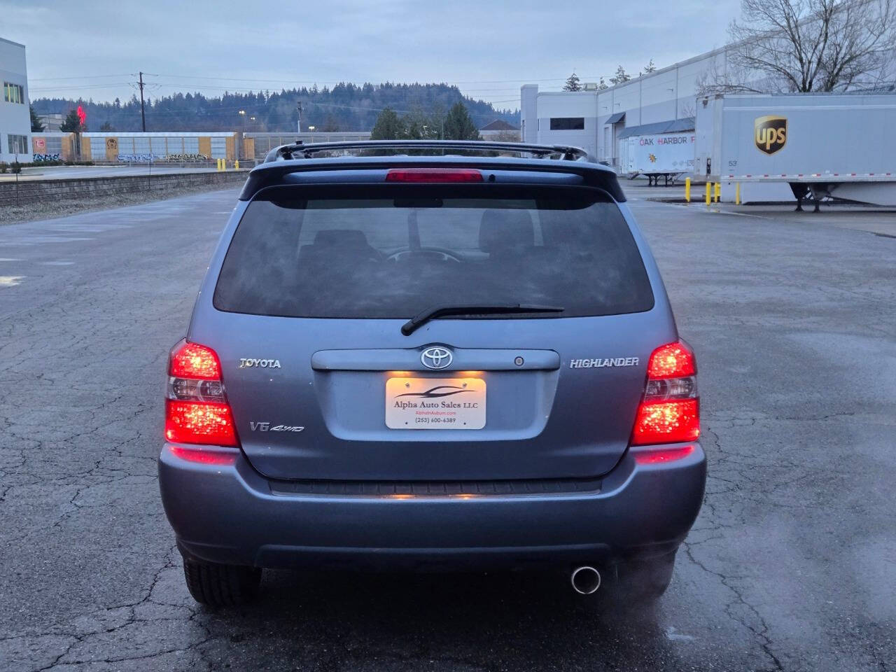 2005 Toyota Highlander for sale at Alpha Auto Sales in Auburn, WA