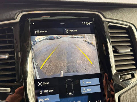 2018 Volvo XC90 T6 Momentum