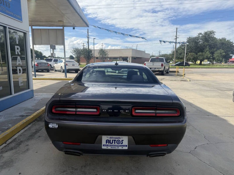 2015 Dodge Challenger SXT