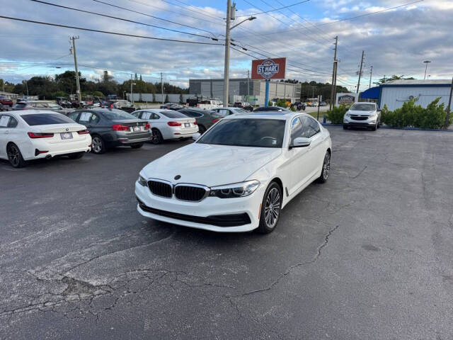 2019 BMW 5 Series 530i's photo