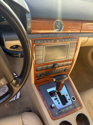 2004 Volkswagen Phaeton V8