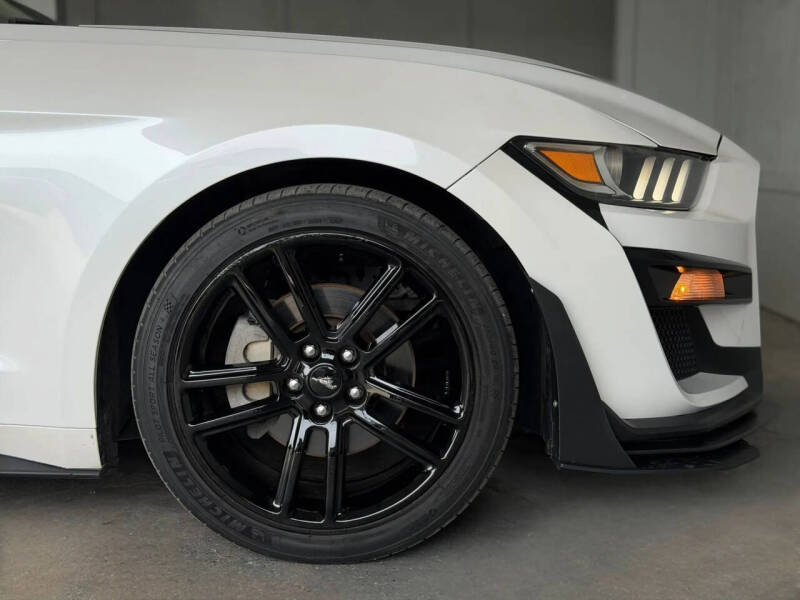 2017 Ford Mustang