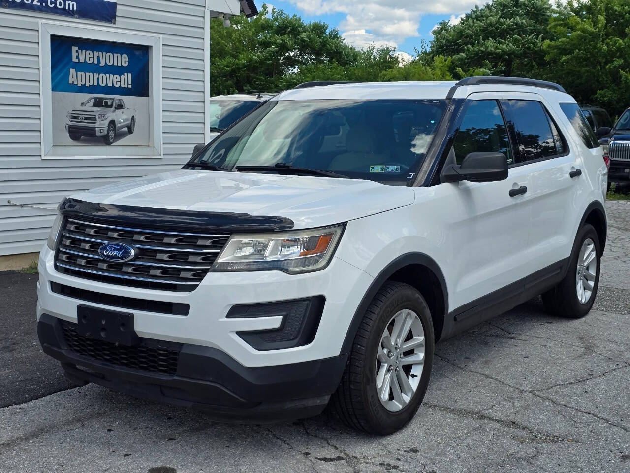White 2017 Ford Explorer Base AWD Base 4dr SUV 1