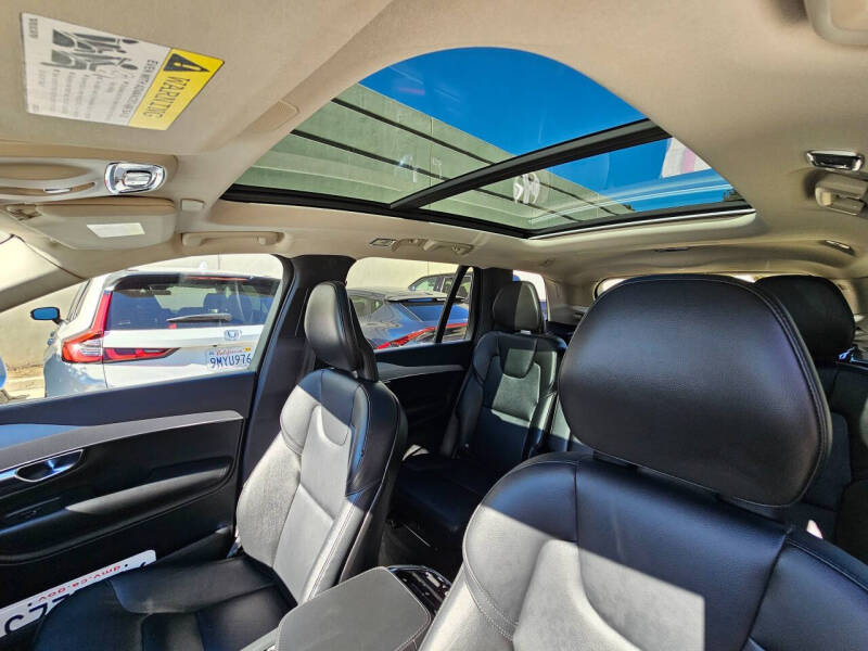 2021 Volvo XC90 T5 Momentum