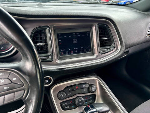 2019 Dodge Challenger SXT