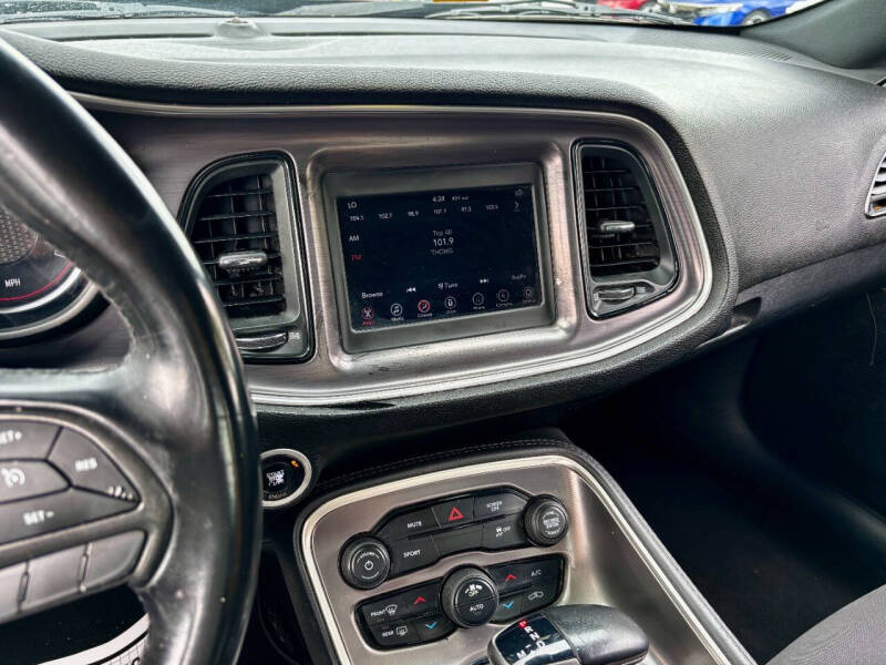 2019 Dodge Challenger SXT