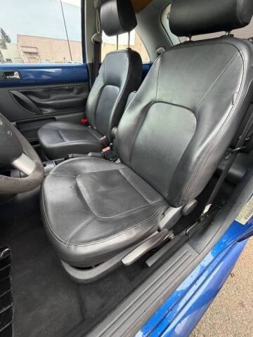 2008 Volkswagen New Beetle S
