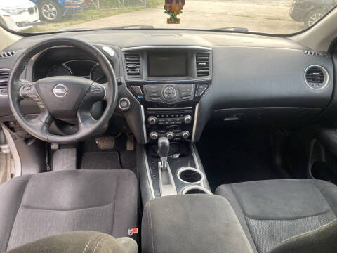 2015 Nissan Pathfinder SV