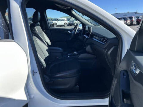 2025 Ford Escape ST-Line Select