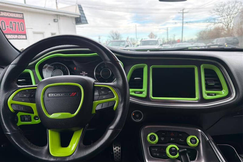 2015 Dodge Challenger R/T Plus Shaker