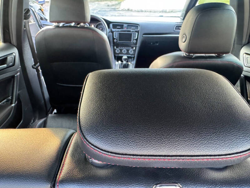 2016 Volkswagen Golf GTI SE