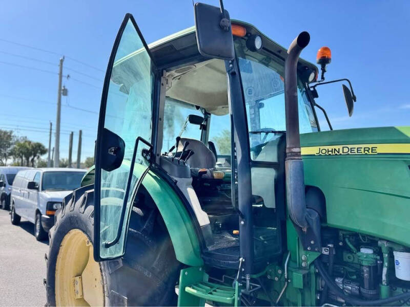 2015 John Deere 6115d