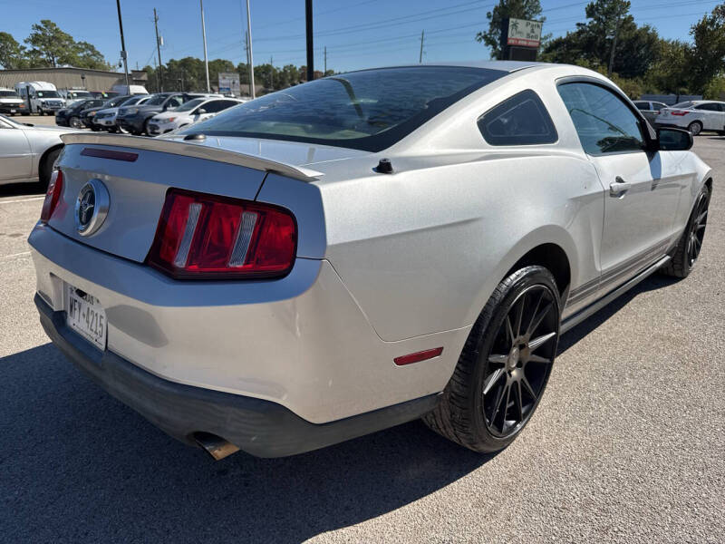 2010 Ford Mustang V6