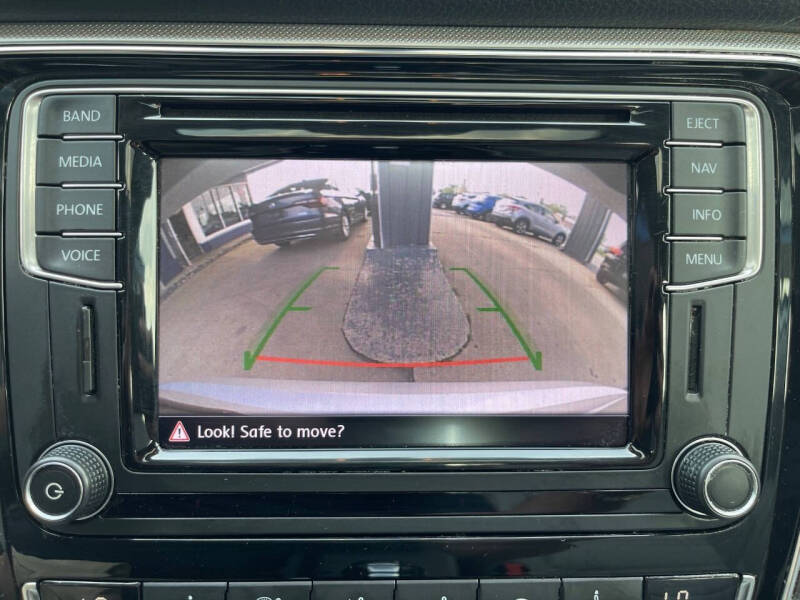 2016 Volkswagen Passat 1.8T SE