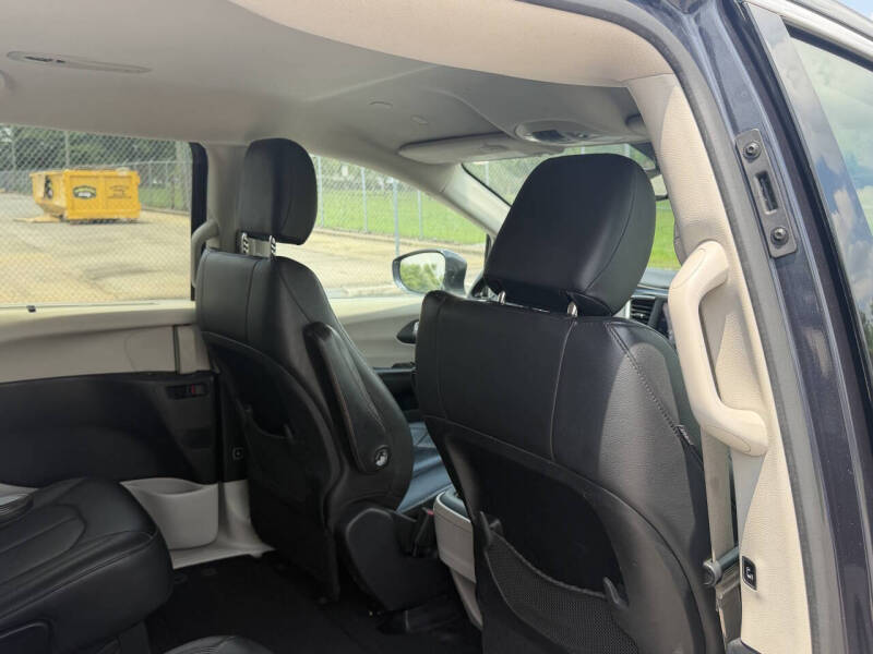 2020 Chrysler Pacifica Touring L