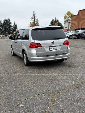 2011 Volkswagen Routan S