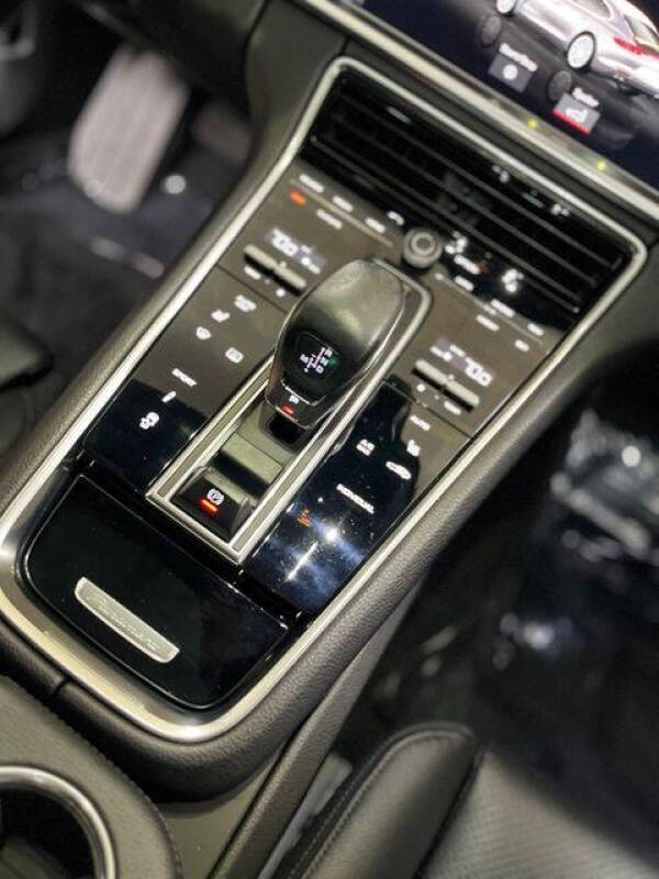 2018 Porsche Panamera 4