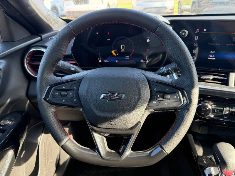 2025 Chevrolet Trax RS