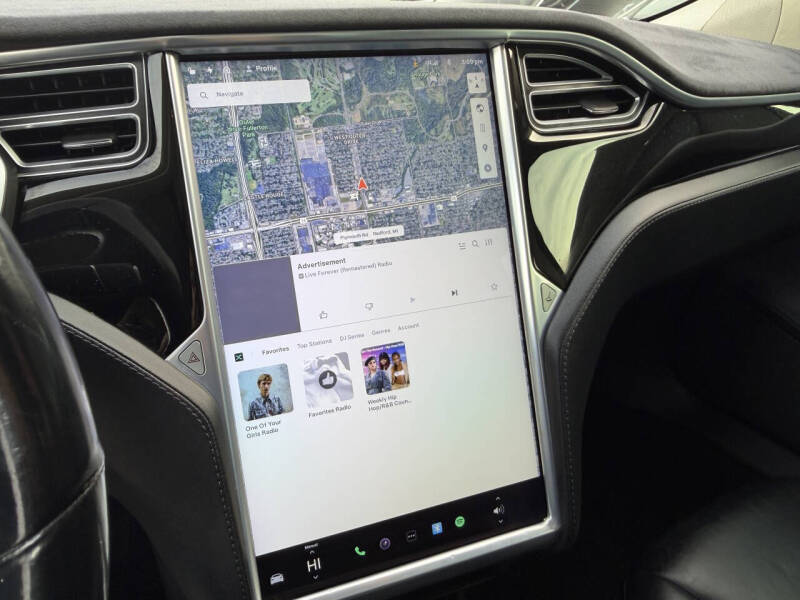 2015 Tesla Model S 70D