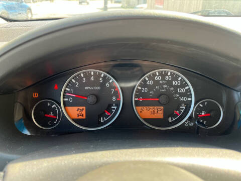 2010 Nissan Pathfinder LE