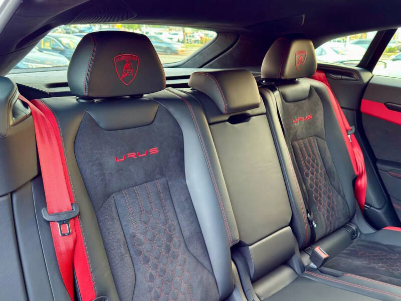 2024 Lamborghini Urus S