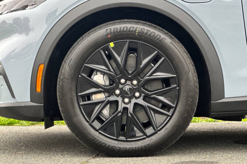 2025 Ford Mustang Mach-E Select