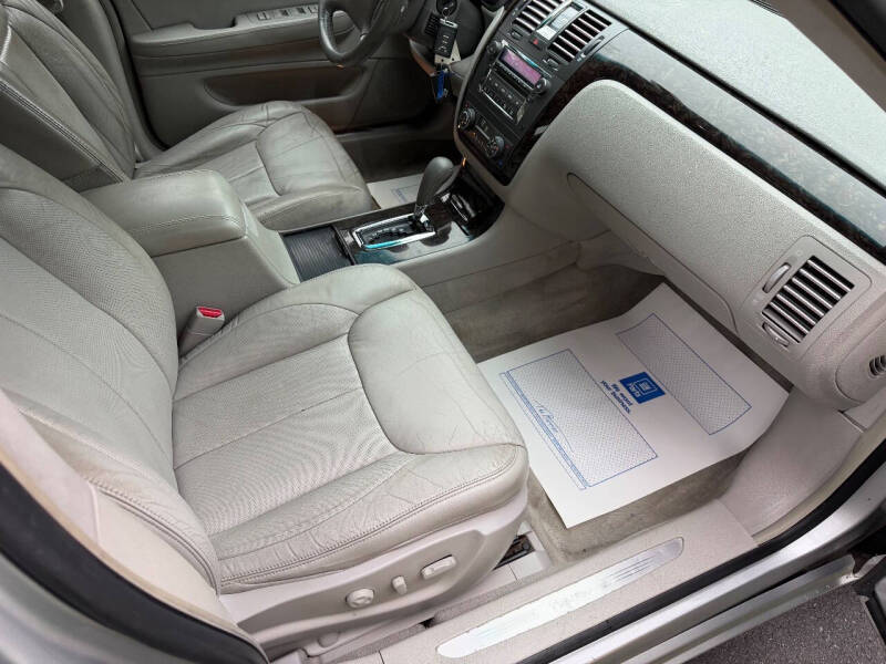 2011 Cadillac DTS Luxury Collection