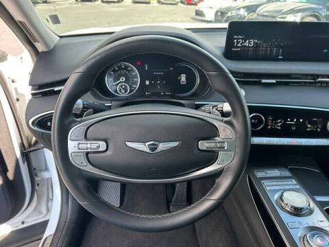 2025 Genesis GV70 2.5T Standard