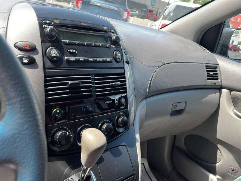 2006 Toyota Sienna