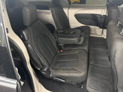 2017 Chrysler Pacifica LX