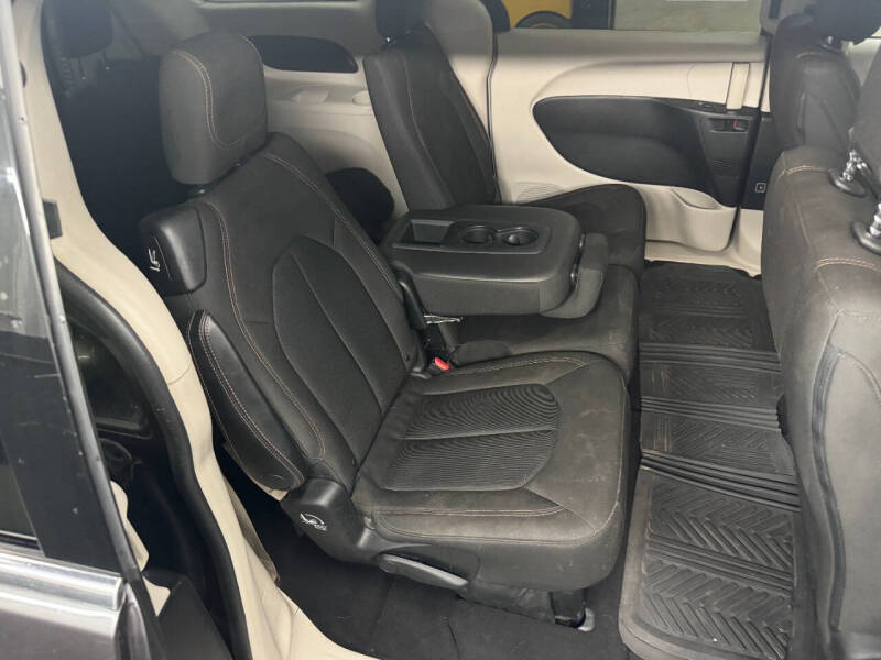 2017 Chrysler Pacifica LX