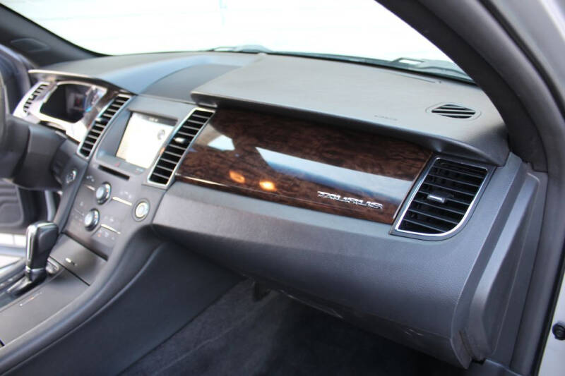 2016 Ford Taurus Limited