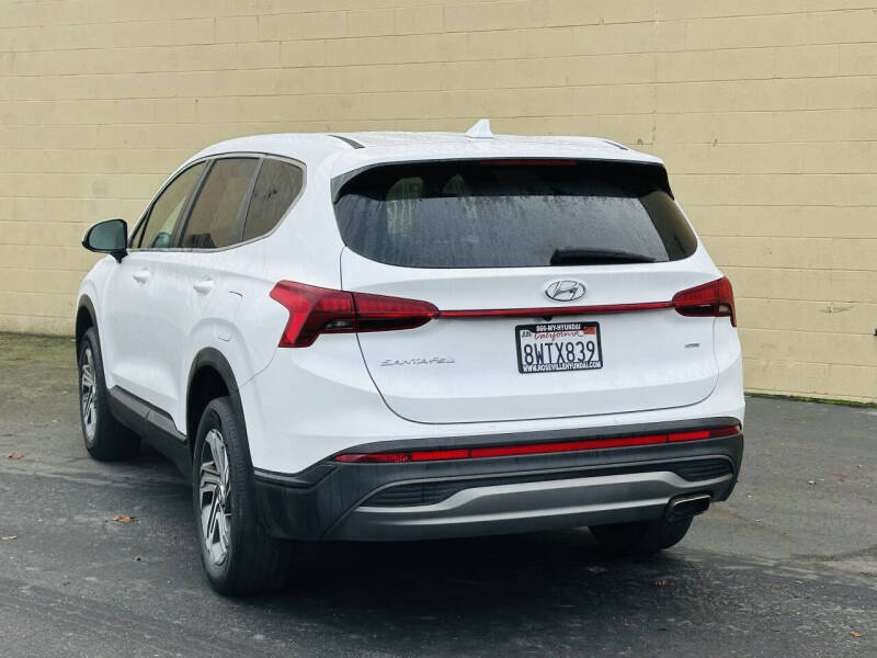 2021 Hyundai Santa Fe SE