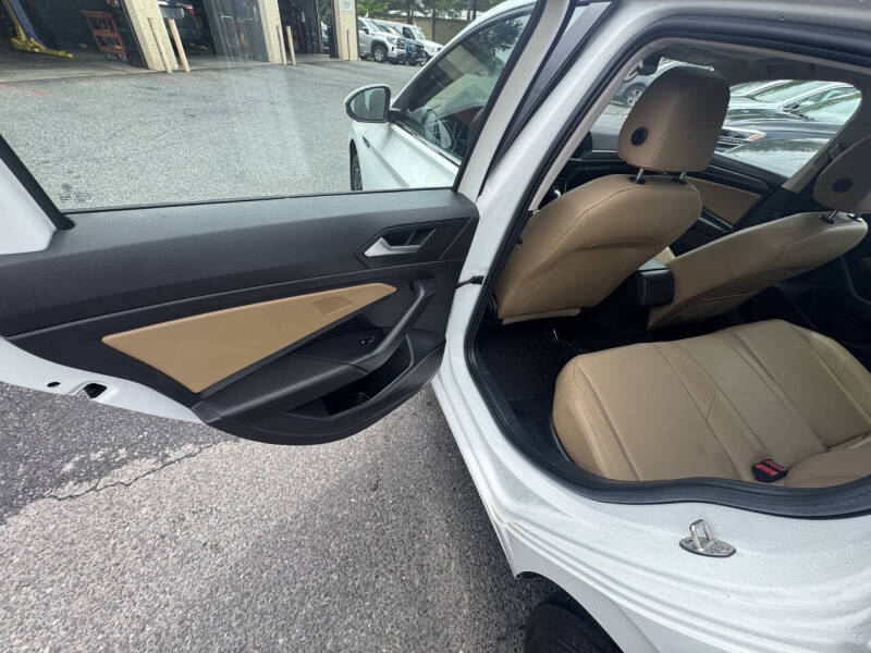 2019 Volkswagen Jetta SEL - Photo 13