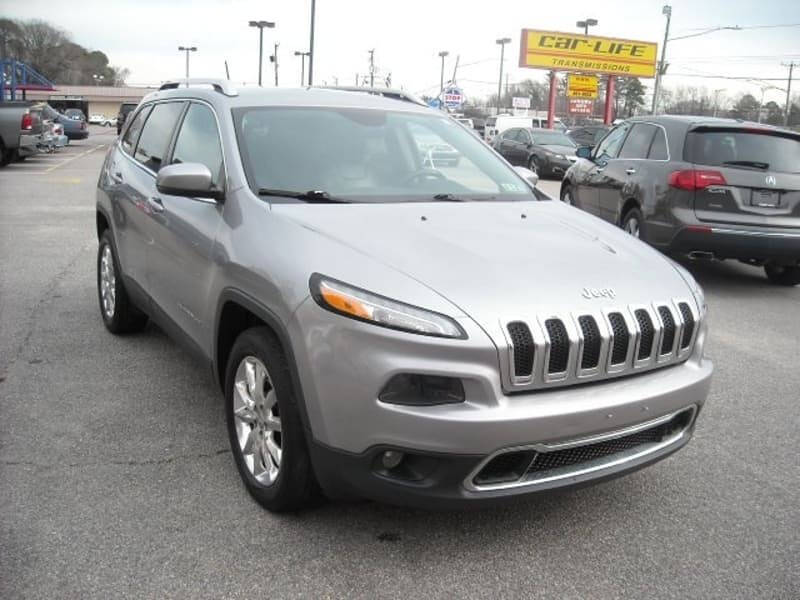 2015 Jeep Cherokee for sale at Luxury Auto Sales, Inc in Norfolk, VA