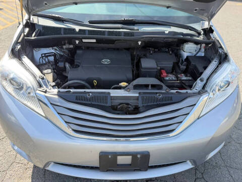 2012 Toyota Sienna