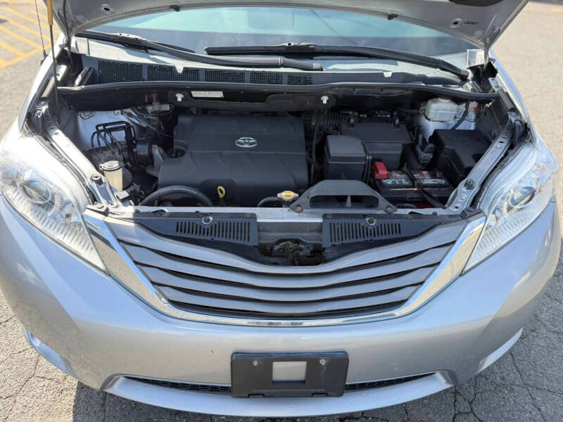2012 Toyota Sienna