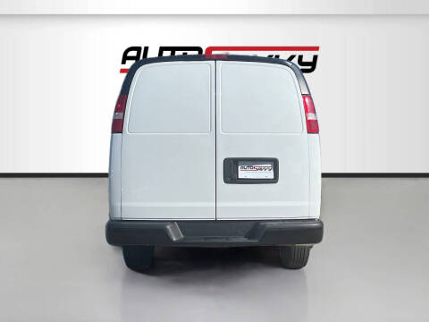 2023 GMC Savana 2500