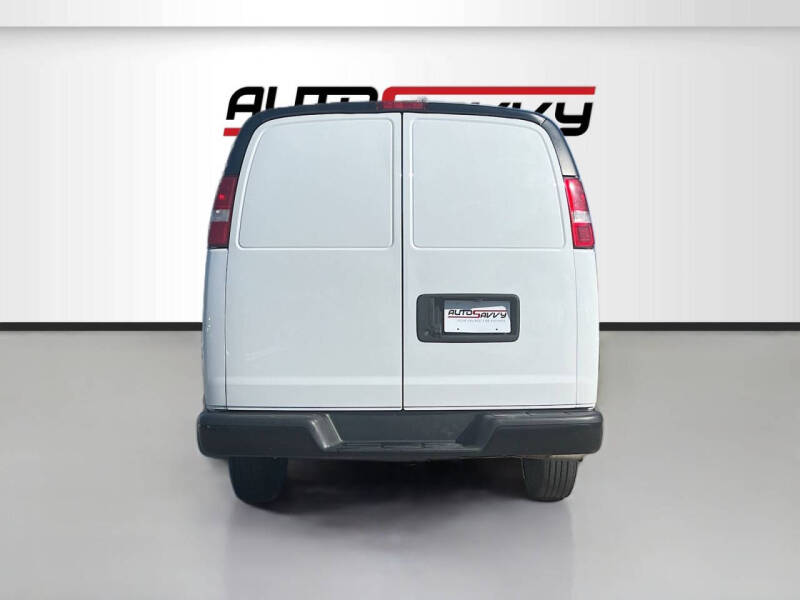 2023 GMC Savana 2500