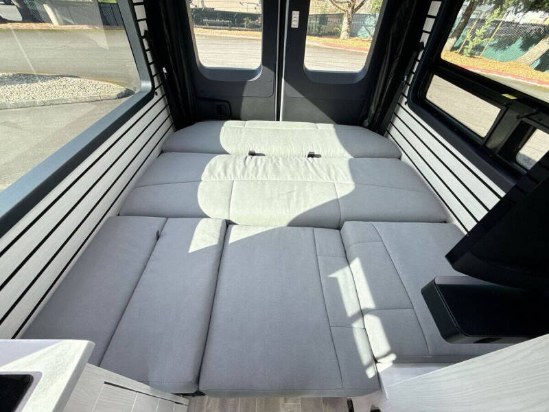 2025 Mercedes-Benz Sprinter