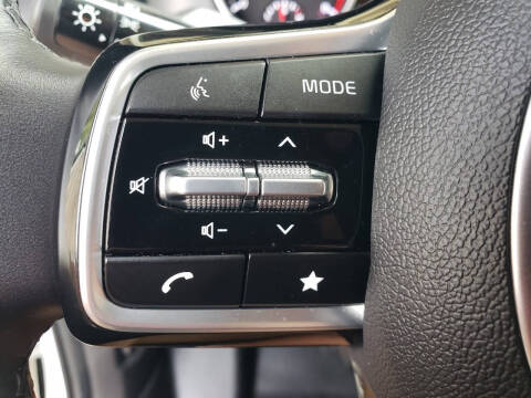 2023 Kia Carnival LX