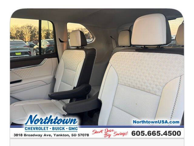 2024 GMC Acadia Denali