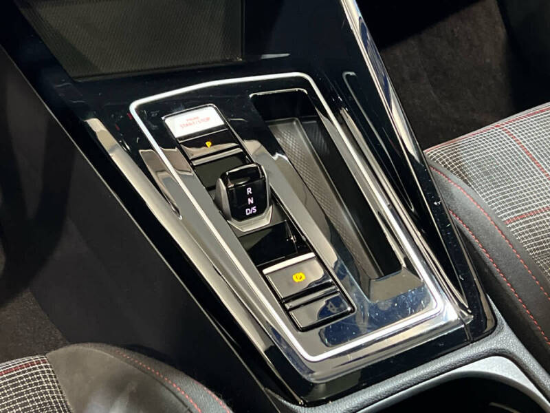 2024 Volkswagen Golf GTI SE